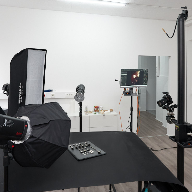 Aufnahmetisch im Fotostudio für Produktfotos